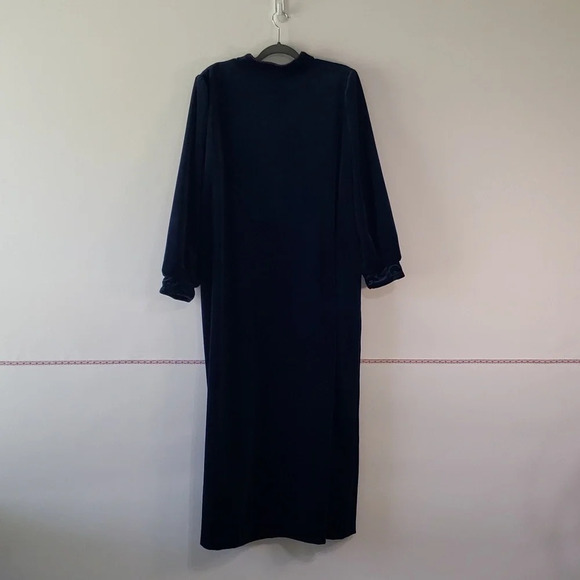 Vintage DELICATES Woman Embroidered Robe Deep Blue Purple Sz 1X Balloon Sleeves - Picture 7 of 14